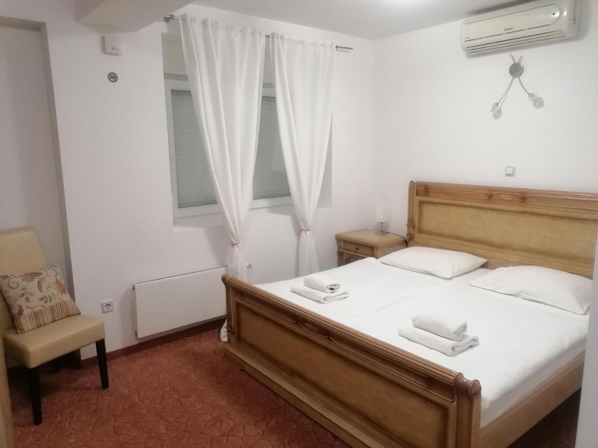 Hotel Garny Pleso Velika Gorica Bagian luar foto