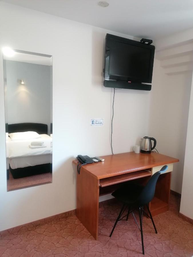 Hotel Garny Pleso Velika Gorica Bagian luar foto