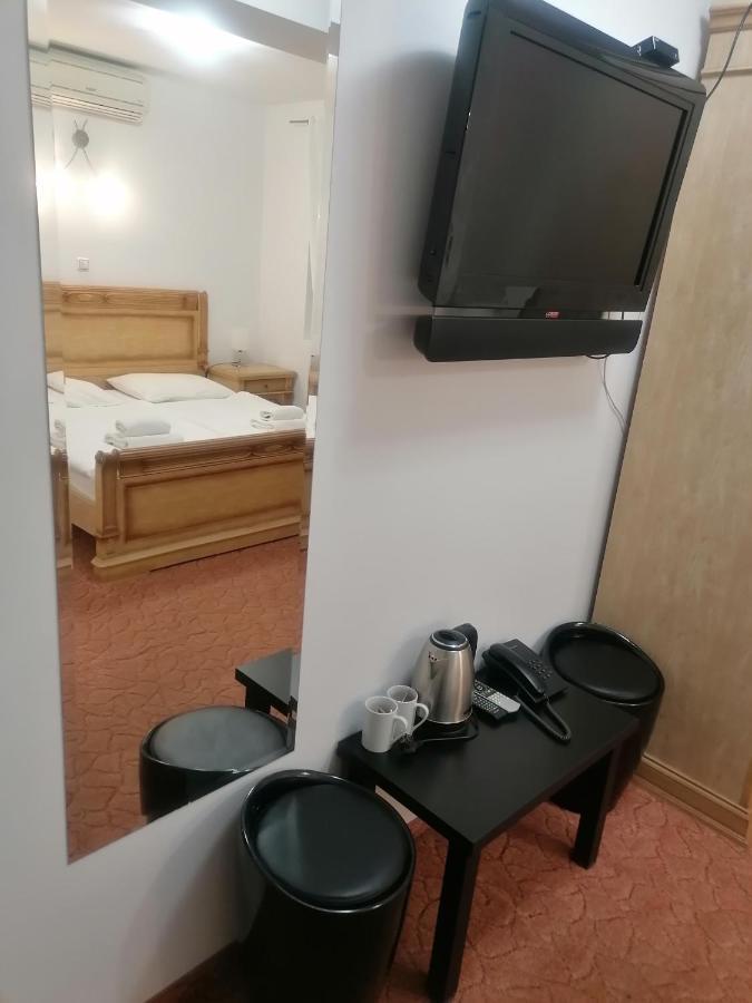 Hotel Garny Pleso Velika Gorica Bagian luar foto