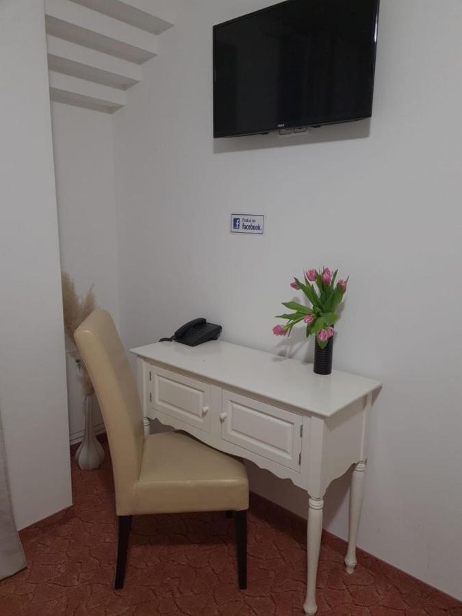 Hotel Garny Pleso Velika Gorica Bagian luar foto