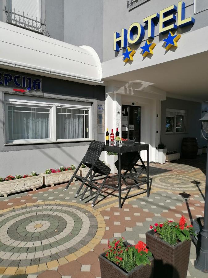 Hotel Garny Pleso Velika Gorica Bagian luar foto