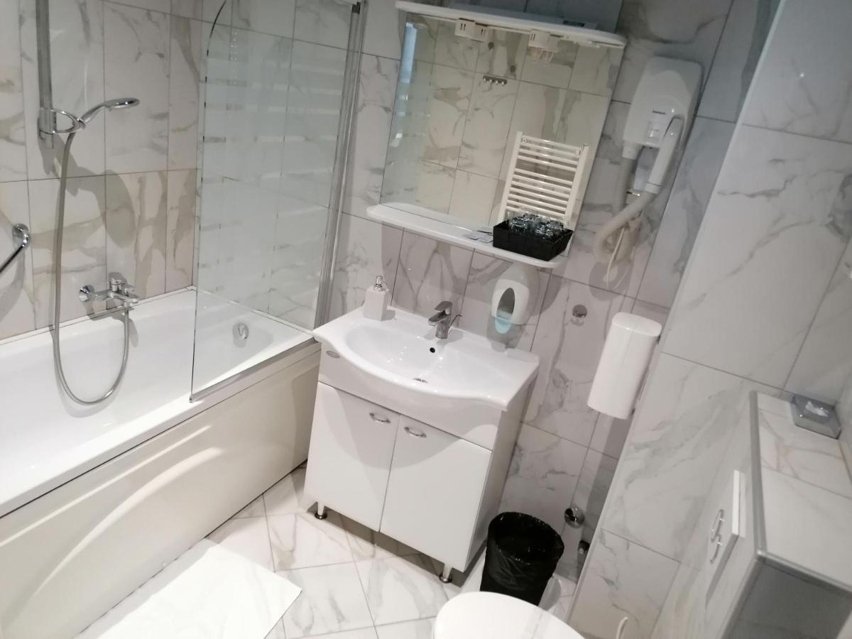 Hotel Garny Pleso Velika Gorica Bagian luar foto