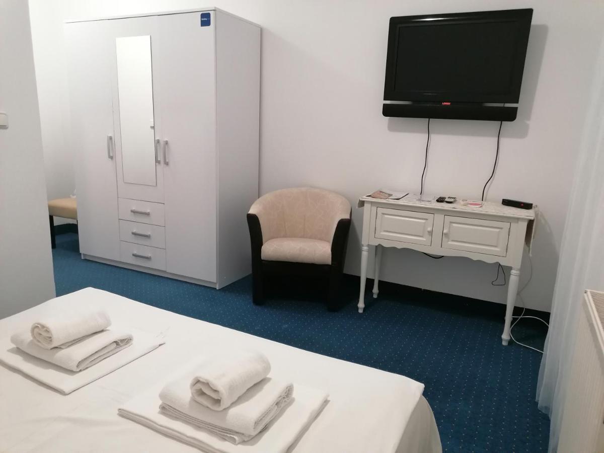 Hotel Garny Pleso Velika Gorica Bagian luar foto