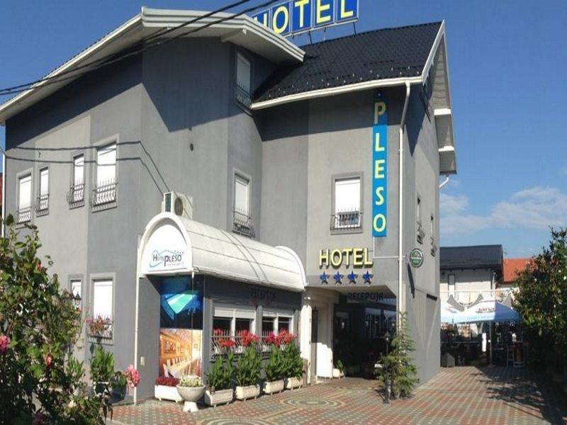 Hotel Garny Pleso Velika Gorica Bagian luar foto